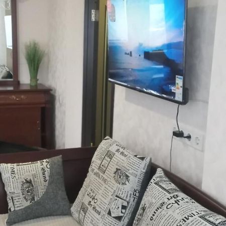 Super View, Luxury Apartment Near Chernihiv Metro. Киев Екстериор снимка