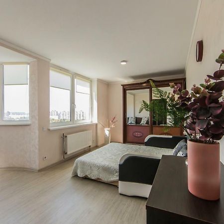 Super View, Luxury Apartment Near Chernihiv Metro. Киев Екстериор снимка