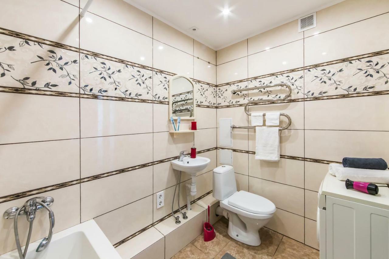 Super View, Luxury Apartment Near Chernihiv Metro. Киев Екстериор снимка