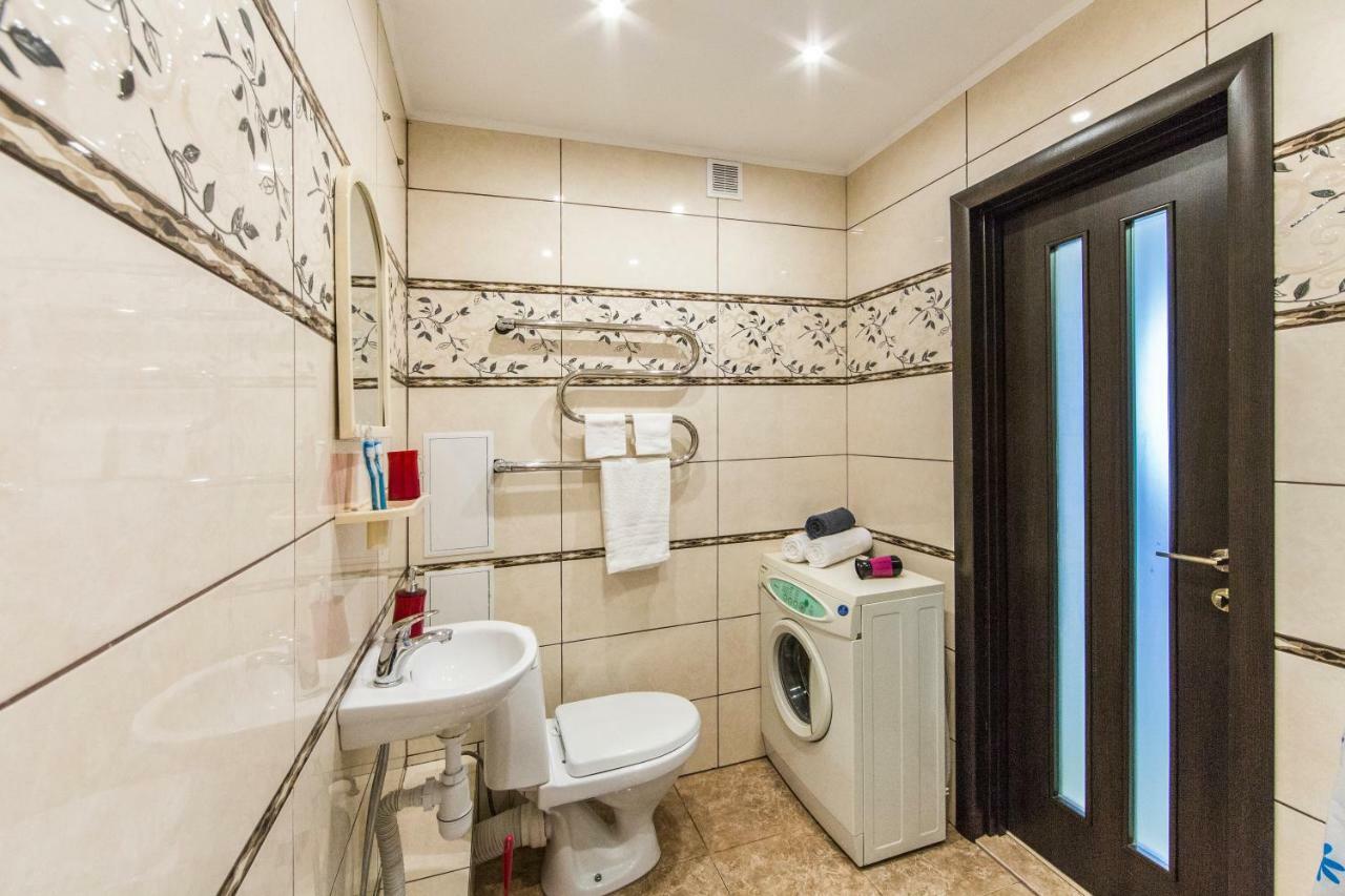 Super View, Luxury Apartment Near Chernihiv Metro. Киев Екстериор снимка