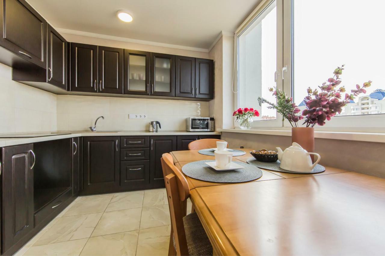 Super View, Luxury Apartment Near Chernihiv Metro. Киев Екстериор снимка