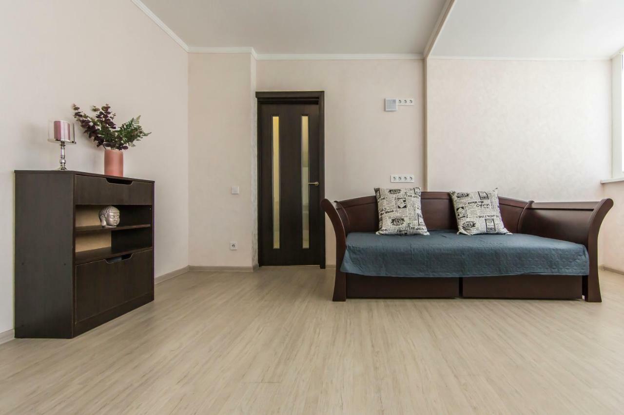 Super View, Luxury Apartment Near Chernihiv Metro. Киев Екстериор снимка