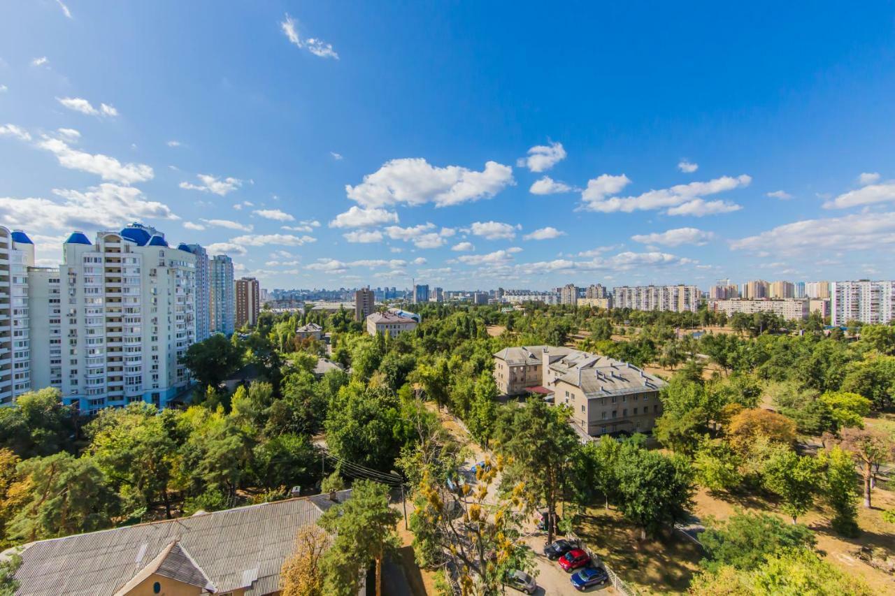 Super View, Luxury Apartment Near Chernihiv Metro. Киев Екстериор снимка